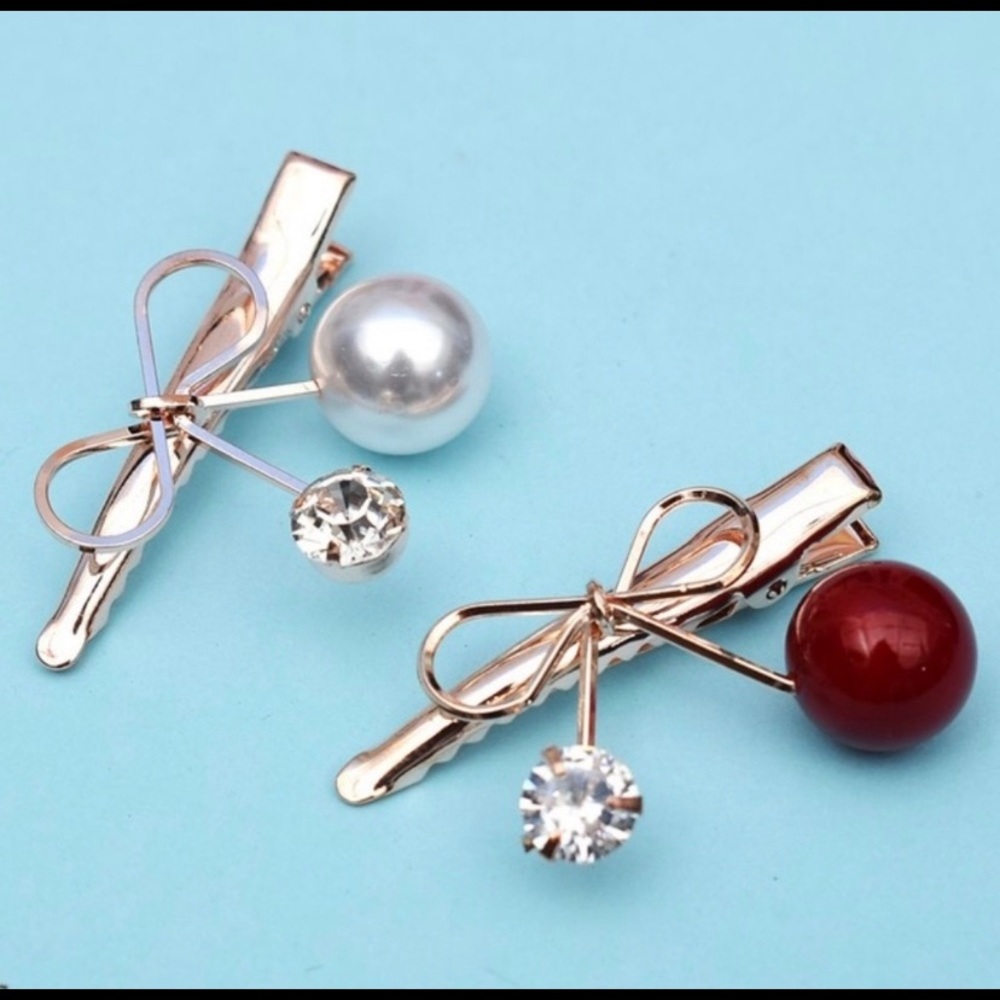 Holiday bow hair clip